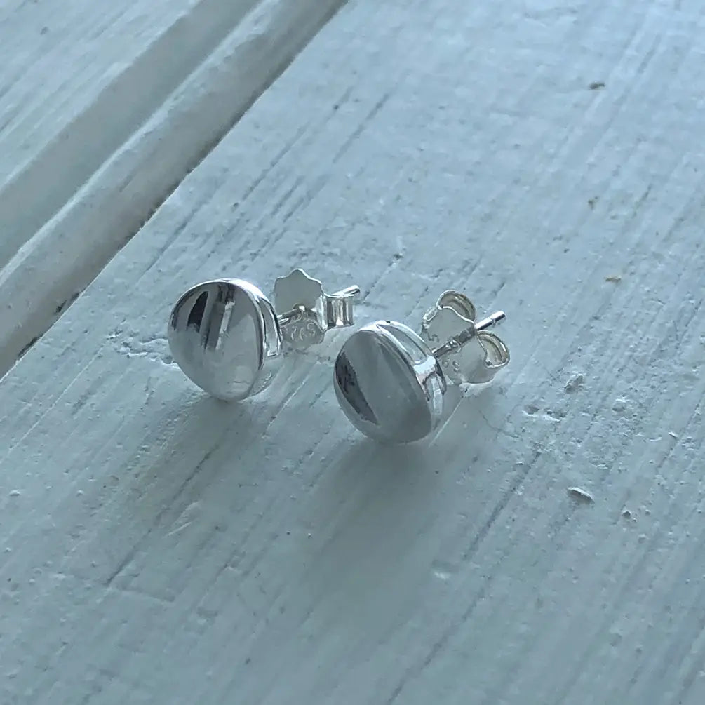 Wavy Disc Stud Earring