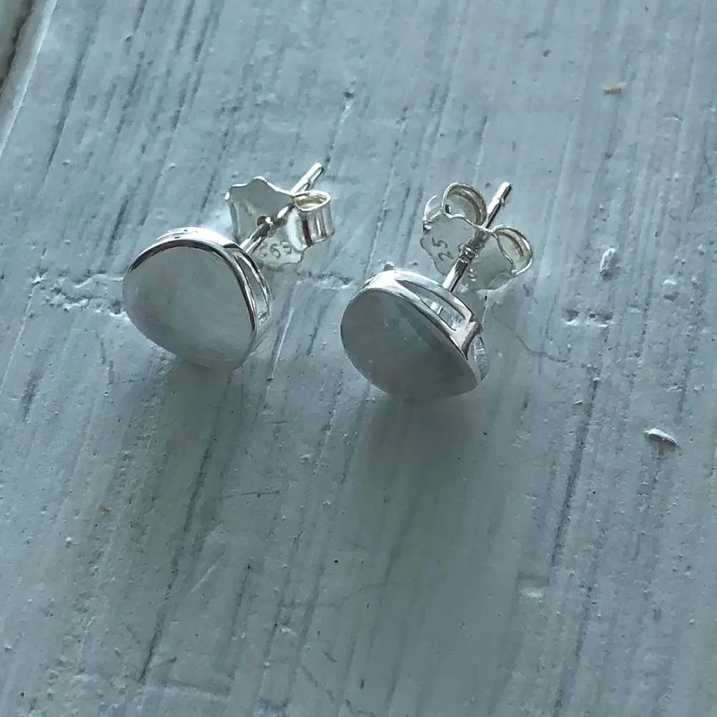 Wavy Disc Stud Earring
